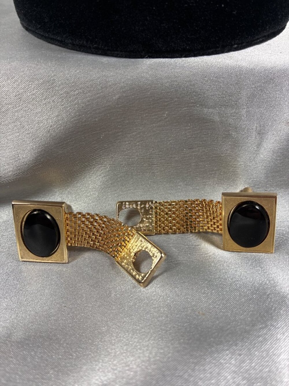 Vintage Black Gold Tone Mesh Wraparound Cufflinks Mid Century - Picture 6 of 9